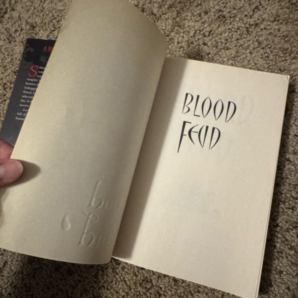 Alyxandra Harvey Vampire Book Set - Hearts at Stake & Blood Feud - Picture 6 of 8